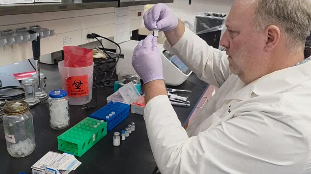 Dr. Speicher in lab